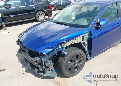 2021 Hyundai Elantra Sel z USA, uszkodzony, nr VIN 5NPLM4AG7MH006567